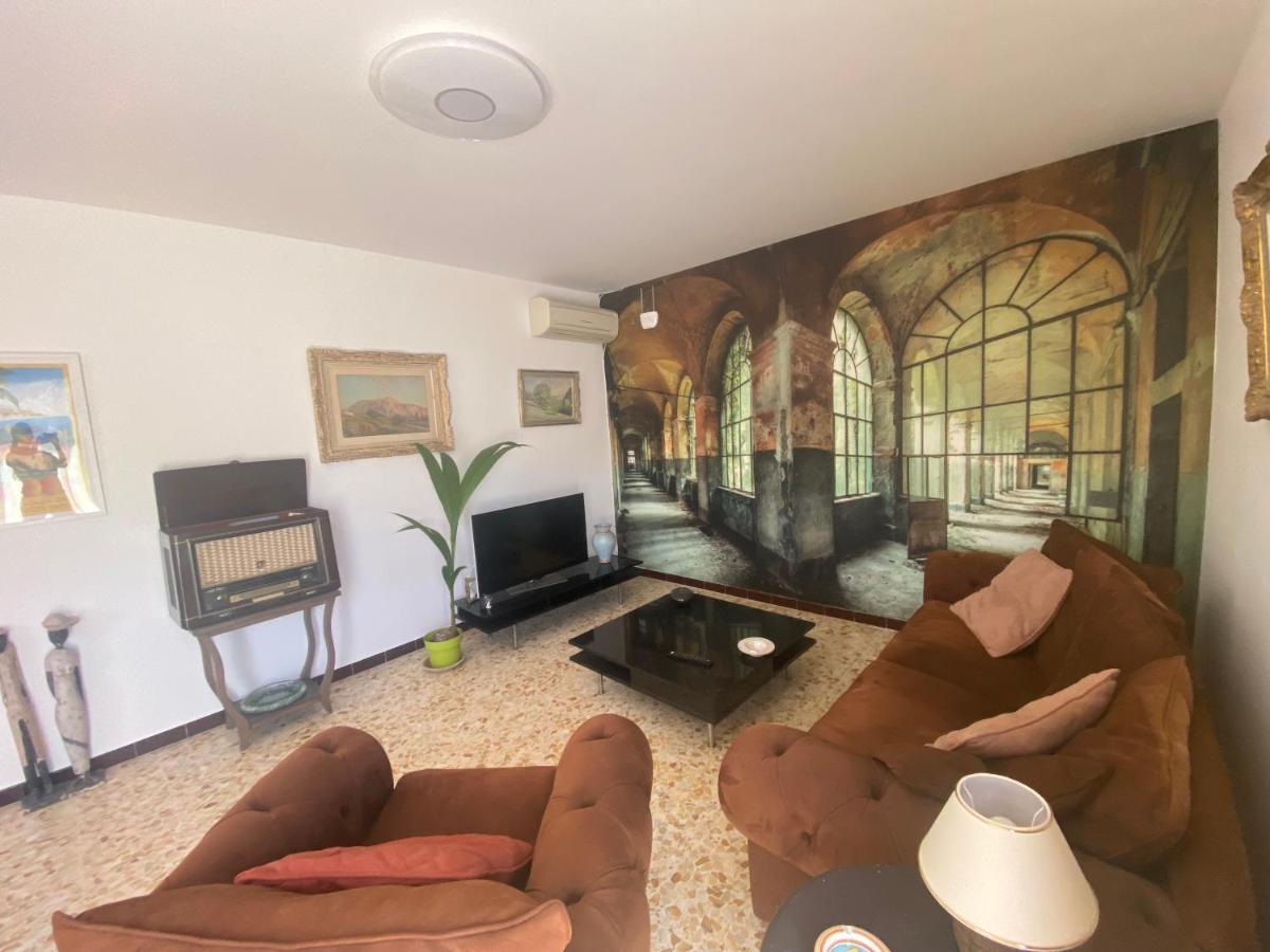 Haut De Villa Avec Terrasse Privative Jardin Et Parking Tout Pres Des Plages 土伦 外观 照片
